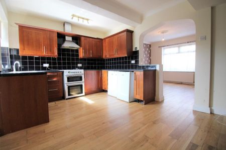 3 bedroom terraced house to rent - Photo 4