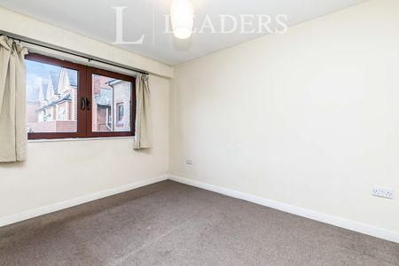 1 bedroom apartment to rent Artillery Court, Artillery Road, Guildford, GU1 - Photo 2