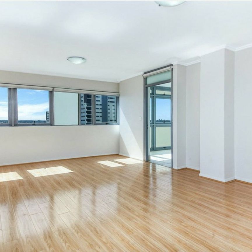 Sun-Filled Two Bedroom Apartment in the Heart of Burwood ! - Photo 1