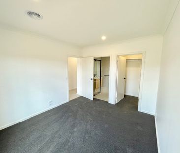 Family Home In Thornhill Park! - Photo 5