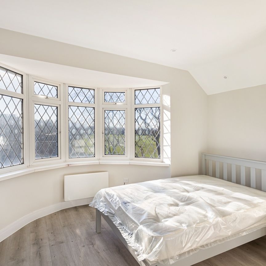 Studio Flat, Broad Walk, SE3 - Photo 1