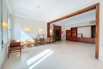 Casa señorial junto a la Clínica Teknon, Barcelona