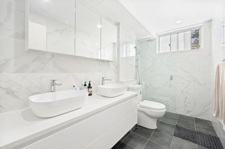 Immaculately Presented Two Bedroom Apartment with Parking in the Heart of Bondi - Photo 3