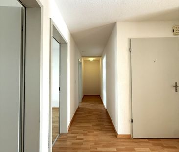 Helle 4.5 Zimmer Wohnung mit Balkon - Foto 2