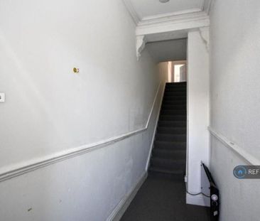 3 bedroom maisonette to rent - Photo 6