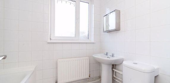 Battersea Bridge Road - Photo 2