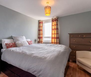 3 bedroom flat to rent - Photo 4