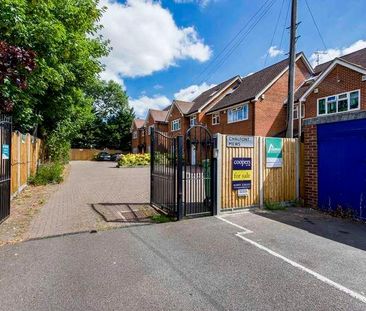 Chalfont Mews, Hillingdon, UB10 - Photo 6