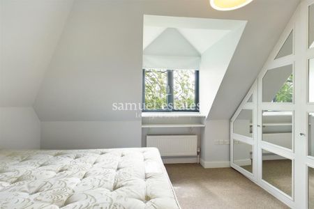 3 bedroom flat to rent - Photo 5