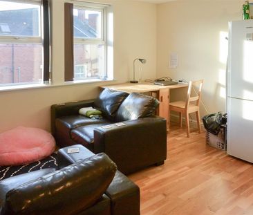 Flat 25, Headingoley Rise Welton Road, Hyde Park, Leeds, LS6 1EE - Photo 3