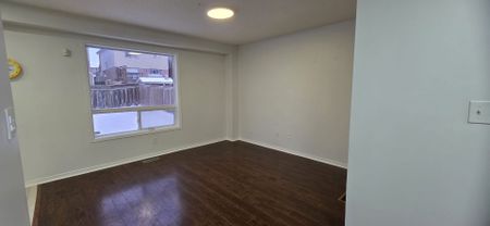 For Lease - 674 Brasswinds Trail, Oshawa, Ontario - Photo 5