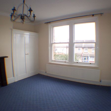 2 Bed Maisonette, Grant Road, CR0 - Photo 3
