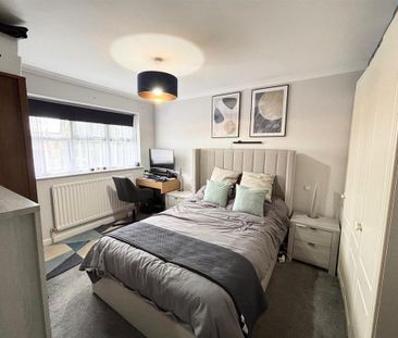 3 bedroom semi-detached house to rent - Photo 5