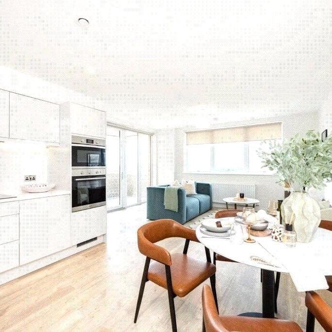 Elmsleigh Road, Staines-upon-Thames, Surrey, TW18 4AL - Photo 1
