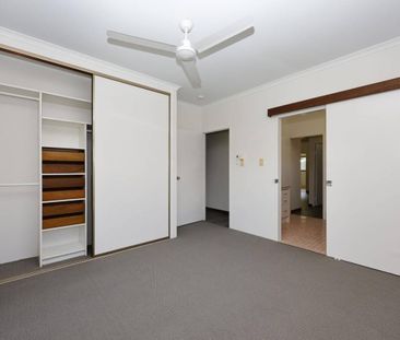 Freshly Updated - Fully Air-Conditioned Family Home in a Quiet Close - Photo 4