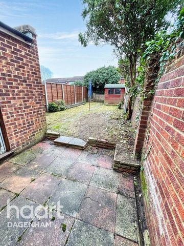 3 bedroom terraced house to rent - Photo 4