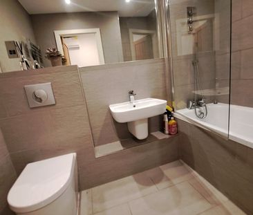 2 Bed Flat, Harrogate Road, LS7 - Photo 1