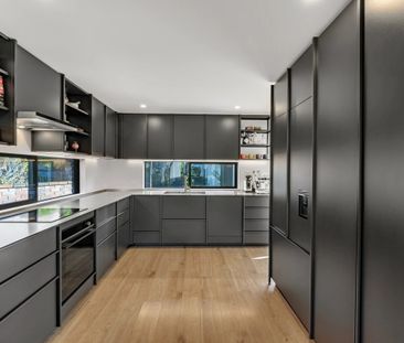 Family Home for Rent – Orakei Basin / Remuera - Photo 1