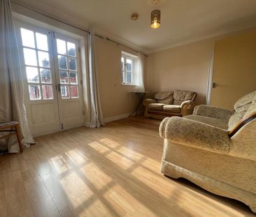 2 bedroom flat to rent - Photo 3