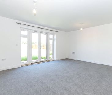 Recently built three bedroom house with driveway parking and garden. - Photo 1