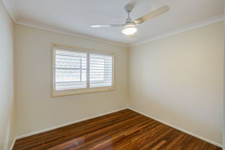 Comfortable Family Living in Convenient Slacks Creek - Photo 2