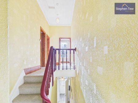 4 bedroom end of terrace house to rent - Photo 4