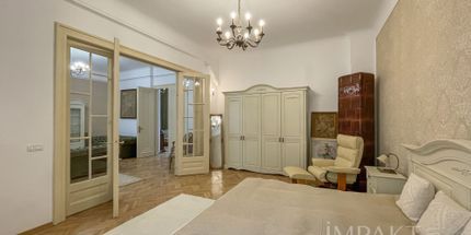 Apartament deosebit cu 3 camere, curte si parcare, aproape de Centru - Fotografie 1