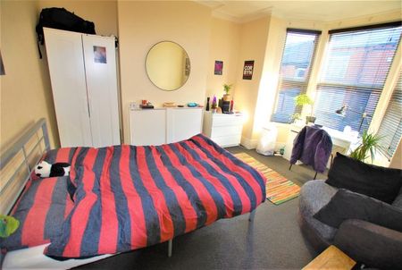 40 Hunter House Road, Hunters Bar - Photo 2