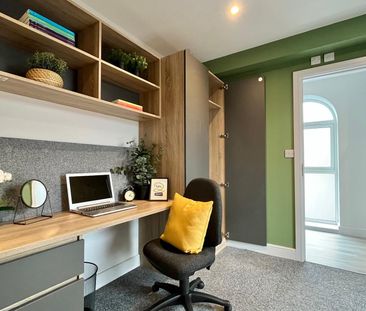 Rooms 6, 7 and 8, Flat 14, Commercial Point, NG9 2NG, NOTTINGHAM - Photo 2