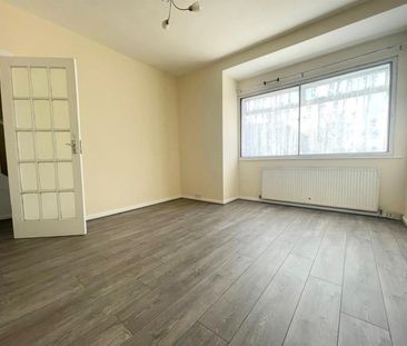 3 bedroom House To Let - Photo 2