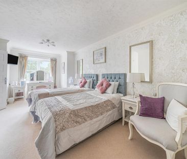 Greenacres Lodge, Warlingham - Photo 6