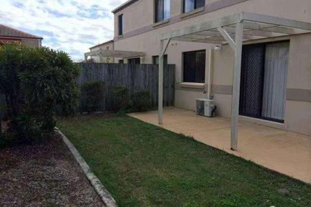 3 bedrooms townhouse with 2 car parks - Photo 4