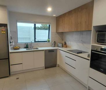 Fantastic Townhouse - Photo 2