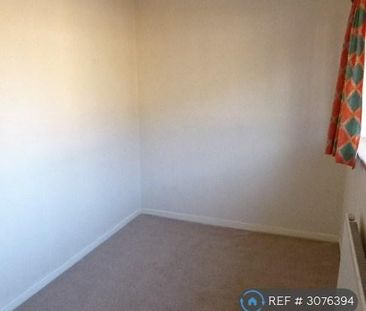 4 bedroom semi-detached house to rent - Photo 5