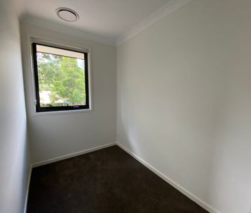 FAMILY HOME IN GATED COMMUNITY - Photo 5