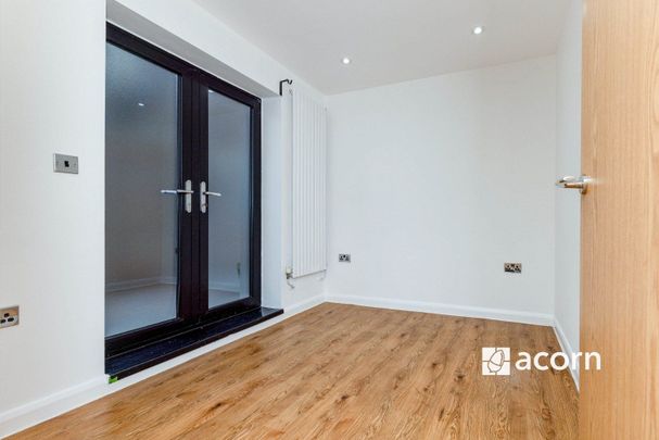 Webster Road, London, SE16 - Photo 1