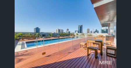 Live, lounge, repeat fully furnished City living done right - Photo 2