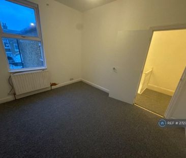 2 bedroom maisonette to rent - Photo 1