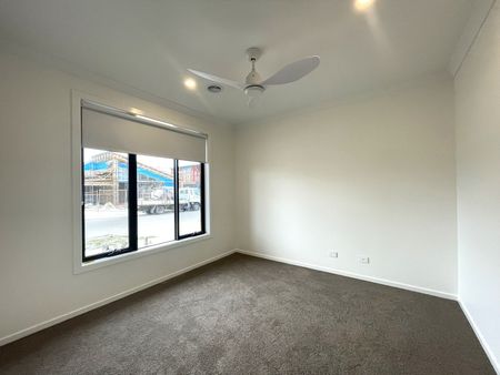 14 Borage Street, Mickleham VIC 3064 - Photo 4