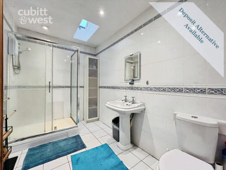 1 bedroom in a house share to rent - Photo 4