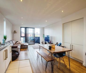 3 Bed Flat, Hardford Street, E1 - Photo 2