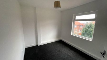 2 bedroom semi-detached house to rent - Photo 2