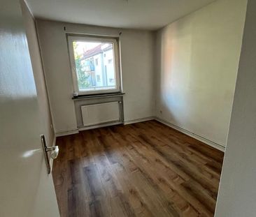 Top 3-Zi-Whg. (Küche, Balkon,usw.) - zentral im schönen Döhren - Foto 1