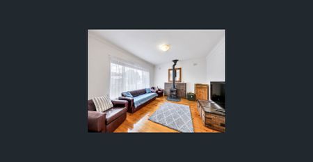 Charming 1970s Double-Brick Coastal Villa - Photo 2