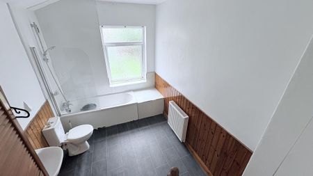 2 bedroom terraced house to rent - Photo 4