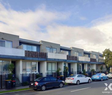 Modern Two-Bedroom Townhouse in Prime Clayton South Location - Photo 2