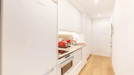 Cozy, comfortable and functional on Rafael Herrera Street - Photo 2
