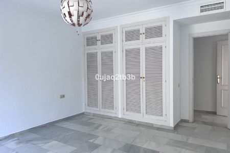 2 Bedroom Apartment For Rent in The Golden Mile, Málaga - Photo 3