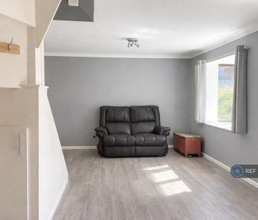 2 bedroom end of terrace house to rent - Photo 1