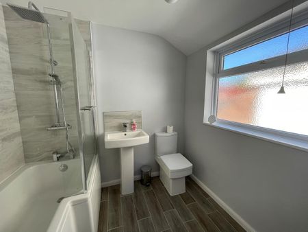 3 bedroom terraced house to rent - Photo 2